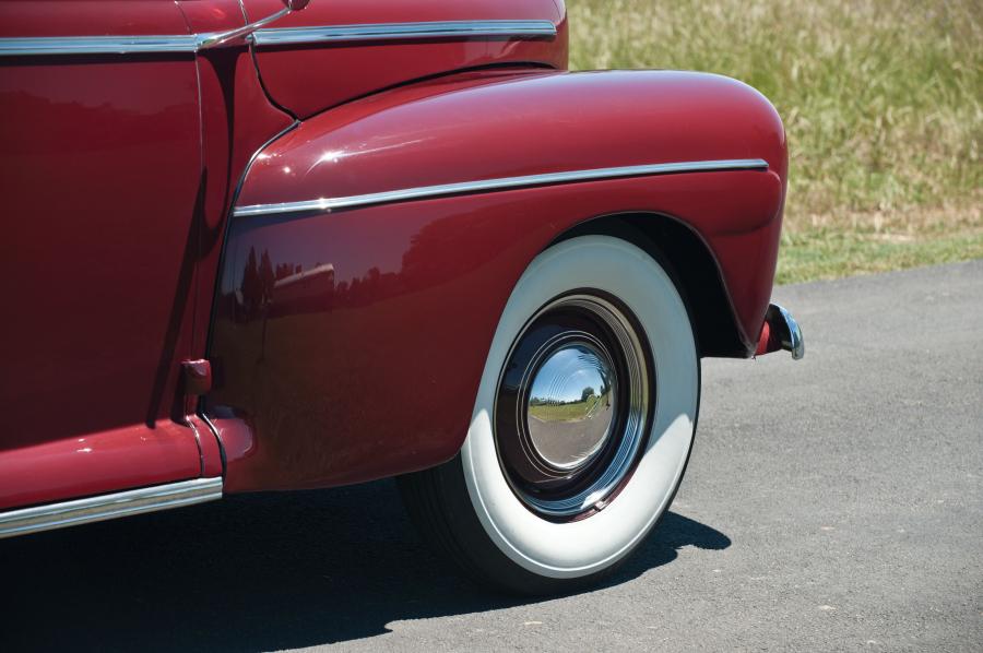  Ford Super DeLuxe Convertible 1946 года  (фото 8 из 18)